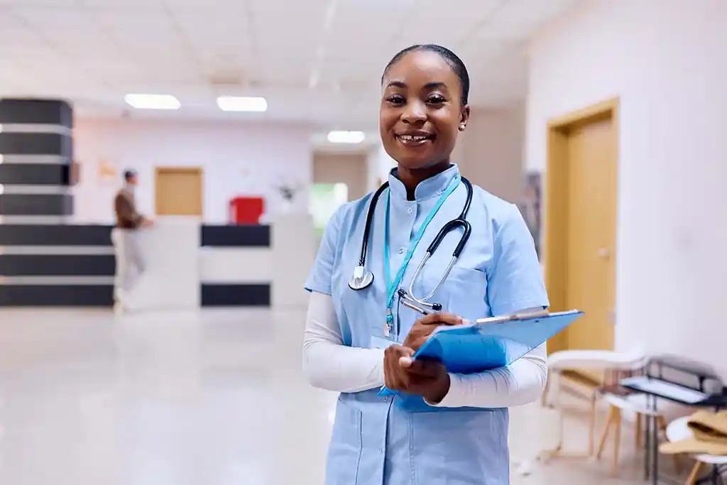 Profissional de saúde explica quanto tempo dura o tratamento em clínica de recuperação